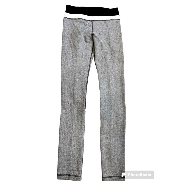Lululemon‎ - Picture 1 of 5